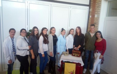 „БАШ САМ БИО У ПЛАВОМ ЖАКЕТУ“   Јавни час посвећен годишњици од рођења Душка Радовића